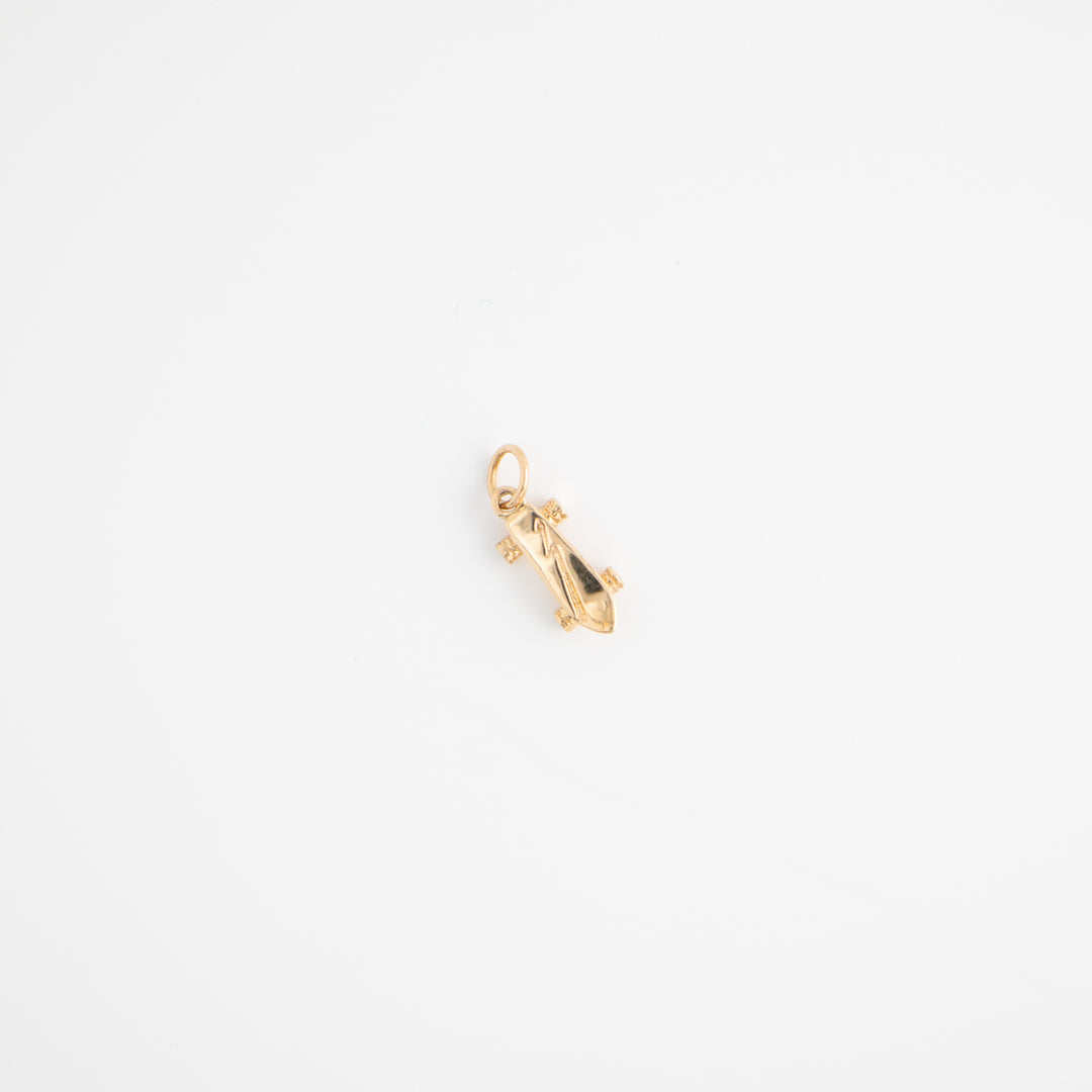 Skateboard 10k Gold Charm