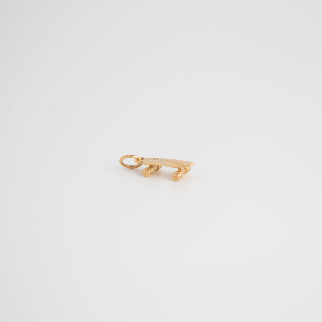 Skateboard 10k Gold Charm