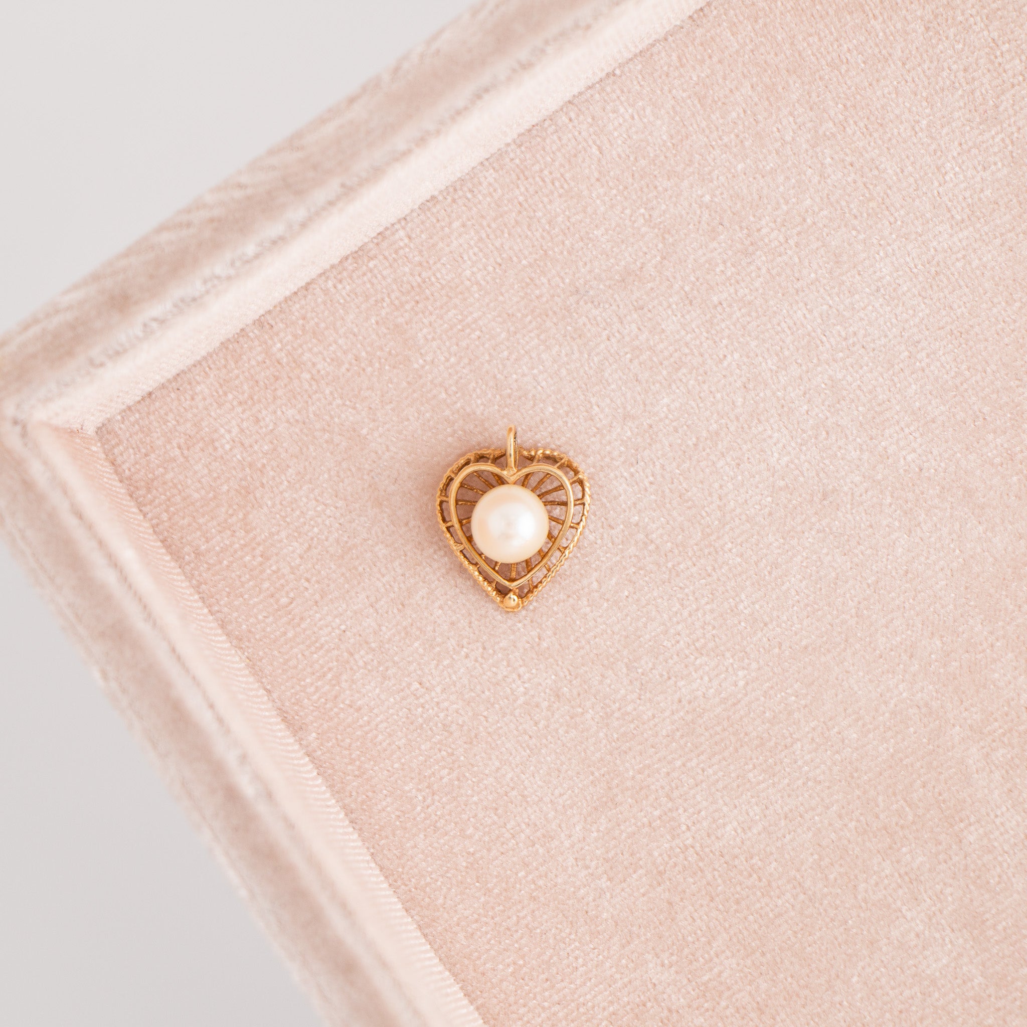 Vintage 14k high quality gold pearl charm